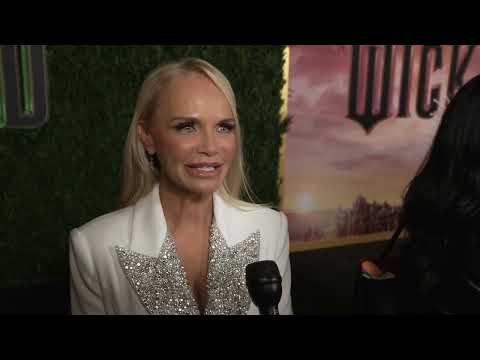 Wicked New York Special Screening - itw Kristin Chenoweth (Official video)