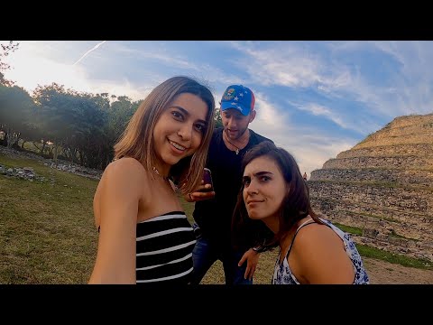 Mexican Girls Saved My Identity!!🇲🇽 (Mexico,Izamal)