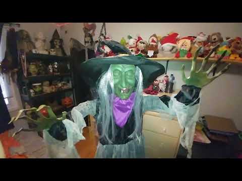 Gemmy 2024 Lifesize Pop Up Creepy Witch