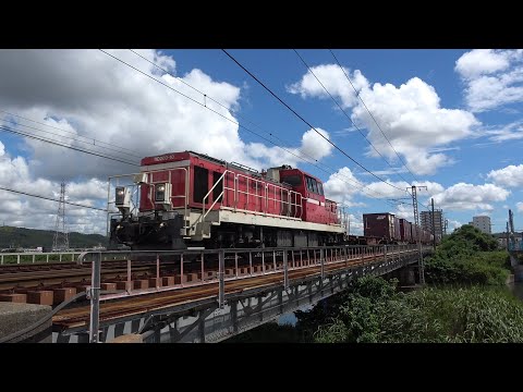 山陽本線を走るDD200牽引貨物列車通過集