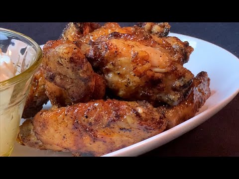 Best Grilled Chicken Wings/Garlic Blue Cheese Dressing