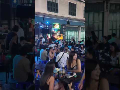 Bangkok Nightlife at Khaosan road #thailandnightlife #bangkoknightlife