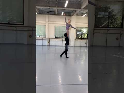 【くるみ割り人形】クララ:米津美千花×クリストフ:新井悠汰 #ballet #dance #nbaバレエ団 #shorts