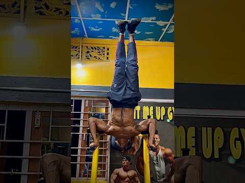 Handstand 🤟💪😳  #motivationalvideo  #viralshorts #youtubeshorts #motivation #viral #trendingvideo