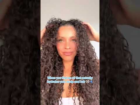 HOW TO USE Curls Blueberry & Mint Tea Scalp Treatment