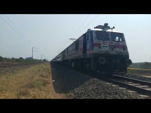 12656-Navjeevan Express With Amazing WAP-7 Correct Track Sound.