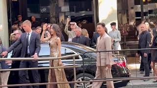 문가영  Moon Ga Young greets her fans after Dolce Gabbana's show. [slowmotion] #dgss25 #moongayoung