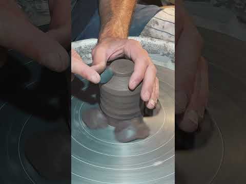 Trimming a Traditional Yunomi Cup | Pottery Wheel Techniques