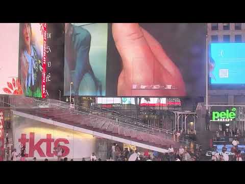 Global Tech Outage Hits Times Square