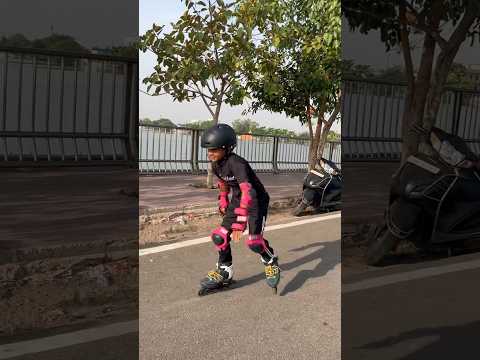 Speed skating #tranding #skating #skatingskating #inlineskating #inshort #skater #rollerblading