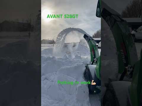 Avant SNOWBLOWER (1150) Blowing Back PILES! 🫡 #avant #snowplowing #avanttecno