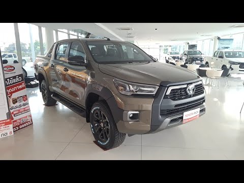 ไม่ได้ดูรุ่นนี้นานแล้ว พาชม 2024 Toyota Hilux Revo D Rocco D-Cab 4x4 2.8 AT สีเขียวทหาร 1.236 ล.