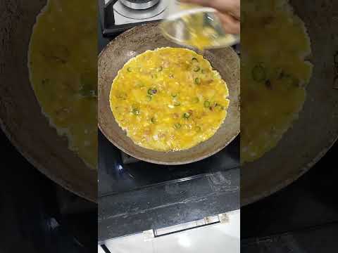 Bread omlette | ఎప్పుడు తినే బ్రెడ్ ఆమ్లెట్ కాకుండా ఒకసారి ఈవిధంగా ట్రై చేయండి👌అంటారు #tastyvantalu