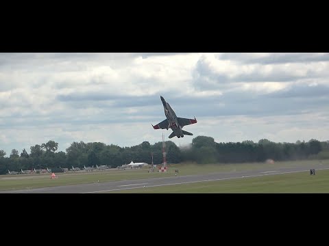 Impressive CF-188A Hornet display with a Celebration of RCAF 100 anniversary