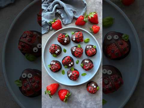 Strawberry Ladybugs with Oreos🐞 #shorts #dessert #nobake #fruit #howto #short #foodart