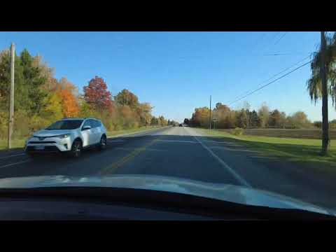 Driving Through Niagara On The Lake #Ontario, #Canada #fallseason #autumn #foliage #rothel13