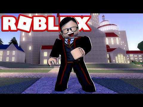 HARRY POTTER ATTENDS ROYALE HIGH IN ROBLOX!