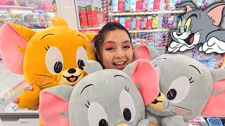 Tom and Jerry Claw Machines and Café in Japan!