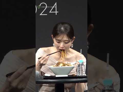 授賞式でラーメンをガチ食いする松村沙友理 #松村沙友理 #shorts