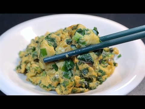 This is the delicious way to cook chives and eggs. It is nutritious and delicious. If you like i