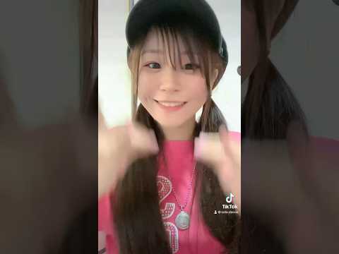 【TikTok】小さな部屋に迷い込んだ～！！