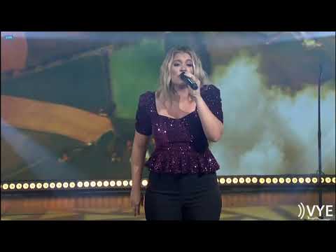 Lauren Alaina - Seen You in Your Hometown (Live)