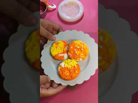 Let’s Fake Bake easy Candy Corn Cookies with a silicone mold! #fakebake #candycorn #peepthisyall