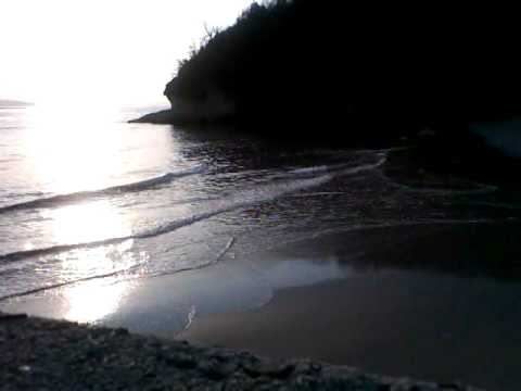 The sound of the waves of the small beach of the Sea of ​​Japan "癒し"