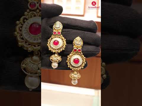 Let the 22KT Gold Earring from Arundhati Jewellers be the crowning jewel of your collection