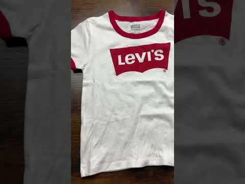 Super CUTE Levi's Girls' Classic Batwing T-Shirt