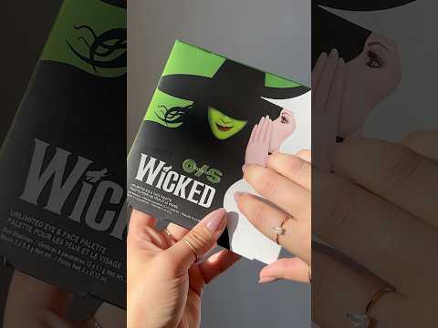 r.e.m. Wicked, ONE/SIZE Wicked Palette, Too Faced Appley in Love, Natasha Denona Roxa 🍎💚  🧙🕷️💜