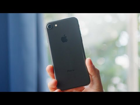 iPhone 8 review: 4 years later!