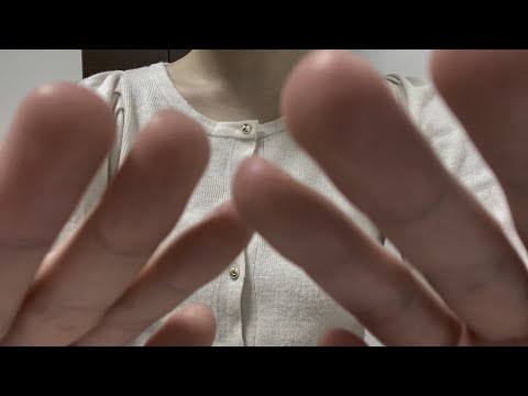 [ASMR] 顔面タッピングハンドムーブメント＆スポンジをマイクに押し当てる音    [Hand Movements/画面暗め]