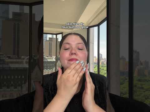 How to Use Bronzing Drops to Create a Sunless Summer Glow | Clinique