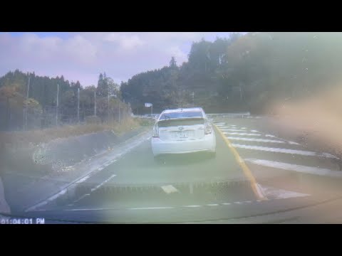 煽り運転　プリウスミサイル　宮崎高千穂　11/12 白プリウスよる無謀なイエローカット　#ドラレコ #危険運転 #煽り運転 #プリウスミサイル #交通トラブル  ＃ＤＱＮ車