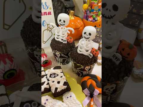 Let’s Fake Bake a pretzel & marshmallow skeleton cupcake! #fakebake #Halloween #peepthisyall