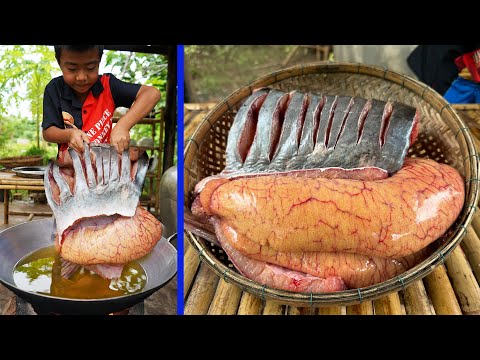 Wow, Fish egg is so good: Yummy big fish with fish eggs cooking - Chef Seyhak