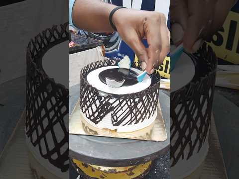 Cake ka  makeup 🎂 hua 😅 jaali cake design 🤤#shortss #trending #explore #youtube #viralfeeds