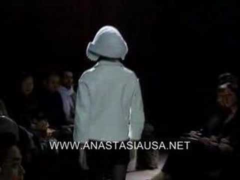 Junya Watanabe FW 07 Runway Show (Part 1 of 3)