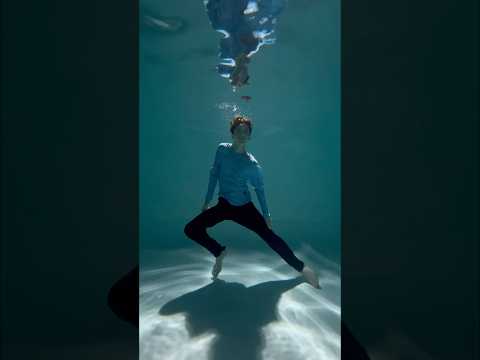 My brother dances the cha cha cha underwater😱😱😱#dance #ballroomdancesport #wdsfdancesport