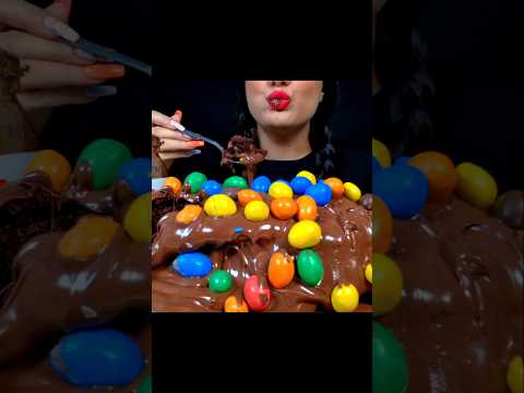 🍫asmr nutella chocolate cake👅 with M&M|먹방초콜릿케이크|eating sounds| #asmr #mukbang #shorts