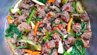 910 แกงอ่อมเศษเนื้อ แกงเผ็ดๆ แซ่บนัว  Esan curry beef  with dill