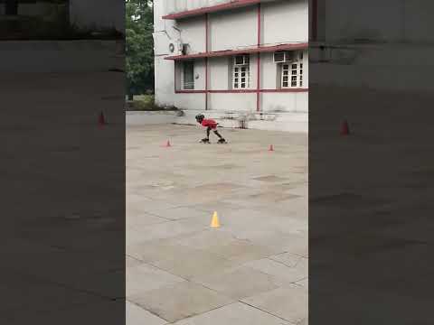 Raipur speed skater #raipur #reaction #indianskater #freestyle #skating #reaction #balurghat