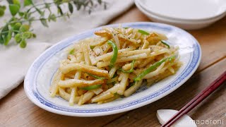 [Chinese stir-fried potatoes, peppers and chikuwa] Satisfying even without meat!