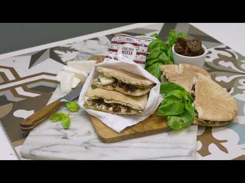 Warm Ġbejna pitta sandwiches (Benna Recipe)