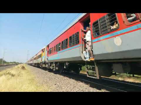 22564-Jaynagar Antyodaya Exp With Wap-7 Horning On Me.