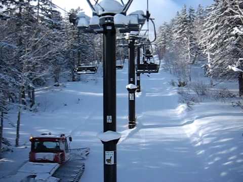 黒岳と圧雪車