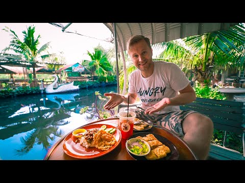 $1 Street Food In Thailand / Thai Food for 10 Baht / Bangkok Hidden Neighborhood Tour