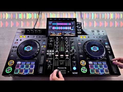 Pro DJ Does STEM Mix on $2,000 XDJ-RX3!!