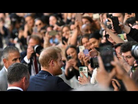 Excited Crowds Show Prince Harry Lots Of Love